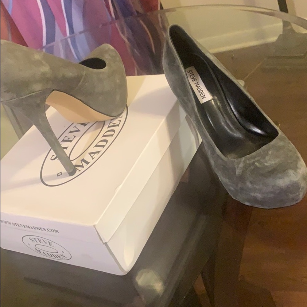 Pumps - Picture 2 of 2